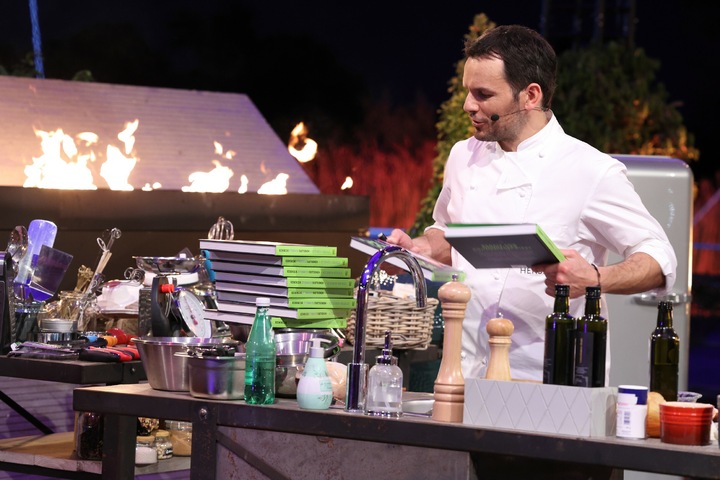 Steffen Henssler lässt sich auf schmerzhafte Wette ein TAG24