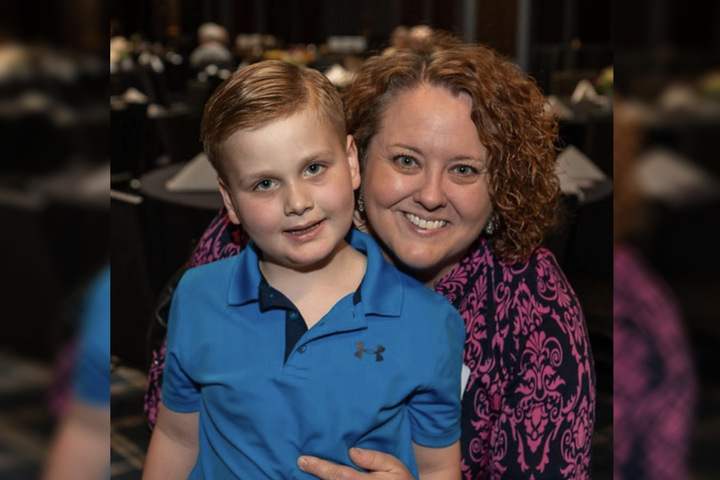 Gta 5 Frauen Mit Nach Hause Nehmen Frau findet 22 Kisten voll Lutscher bei ihrer Rückkehr nach Hause