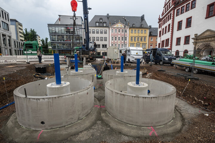 Erste Teile für neuen Marktbrunnen in Chemnitz eingetroffen | TAG24