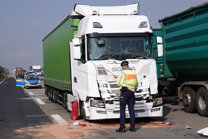 Unfall Auf Der A4 Bei Dresden: Totalschaden, Kilometerlanger Stau