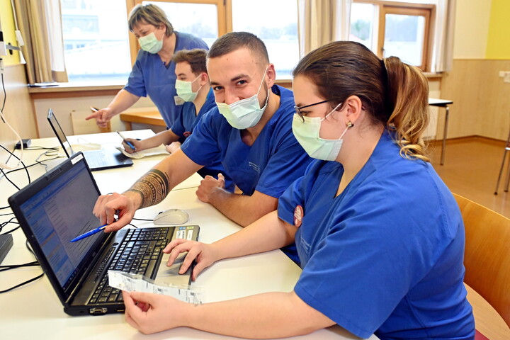 Azubis Als Stationsleitung? Im Dresdner Uniklinikum Ist Das Möglich!