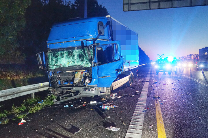 Laster-Fahrer Nach Unfall Auf A5 Schwer Verletzt: Kurze ...