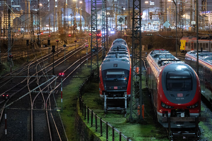 Bahn-Streik Zu Ende: Personenverkehr Läuft Wieder An