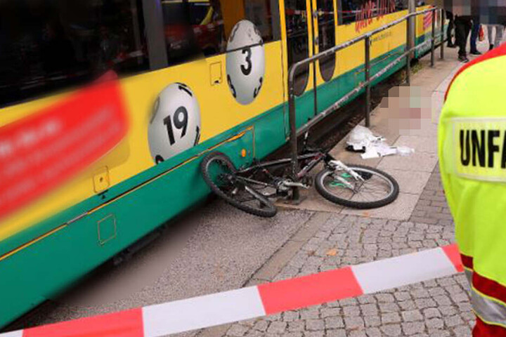 Schwerer Unfall in Dresden Straßenbahn erfasst
