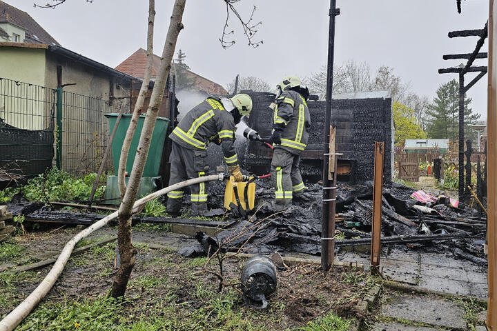 BrandSerie in Zwickau? Schon wieder Feuer in Gartenanlage Häuschen