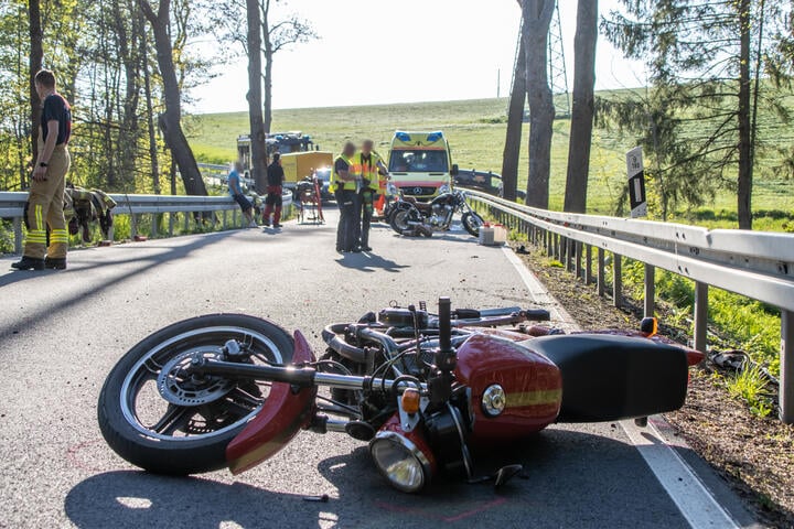 Motorradunfall Im Erzgebirge: Zwei Schwerverletzte