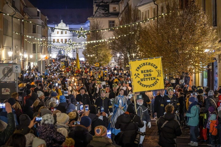 Chemnitz: Endlich Wieder Bergparade In Freiberg - Zuschauerrekord Geknackt