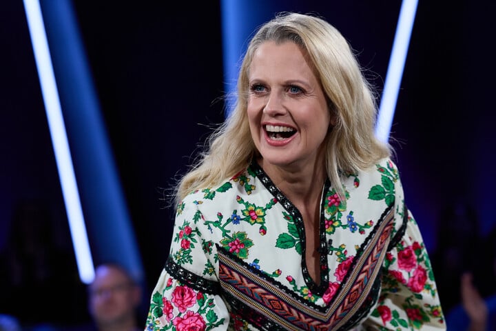 barbara-sch-neberger-schw-rmt-von-moderationspartner-hans-sigl-ein