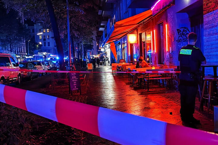 Berlin: Blutiger Streit In Neukölln - Drei Männer Stechen, Schneiden ...