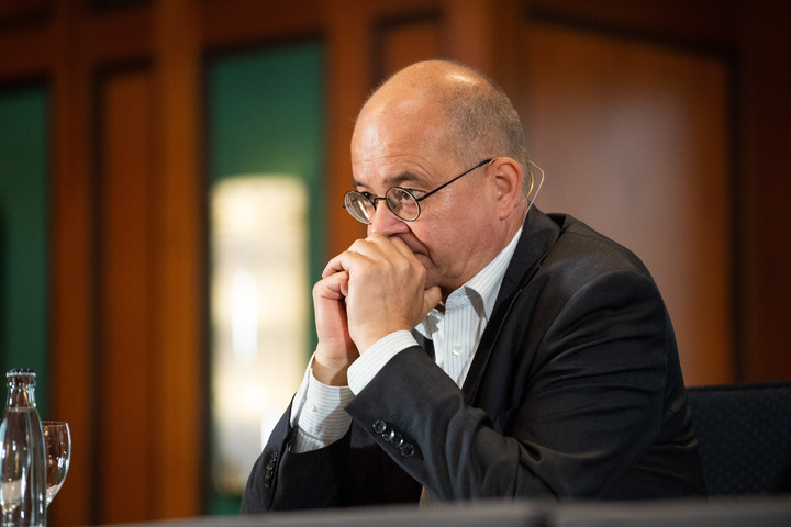 CDUPolitiker Arnold Vaatz zahlt keinen Rundfunkbeitrag (GEZ)