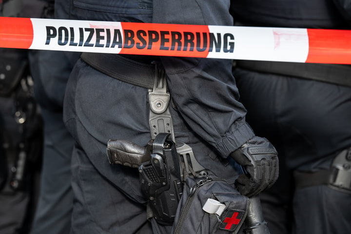 Razzien In Schleswig-Holstein Wegen Kinderpornografie: 14-Jähriger ...