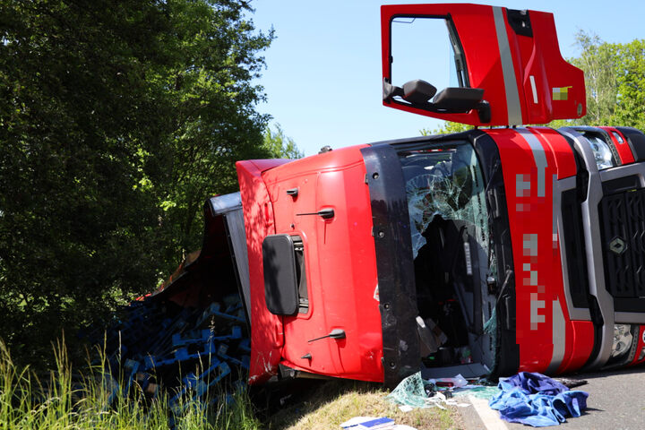 B169 Bei Gersdorf Vollsperrung Nach Lkw Unfall Auf Bundesstraße