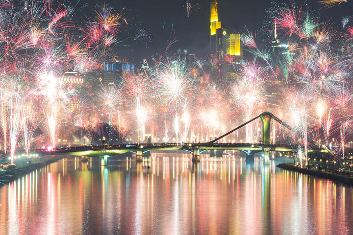 Kommentar zur Corona-Krise: Sagt die Silvester-Partys endlich ab - für