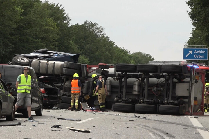 A27 Nach Schwerem Unfall Bei Achim Noch Lange Gesperrt