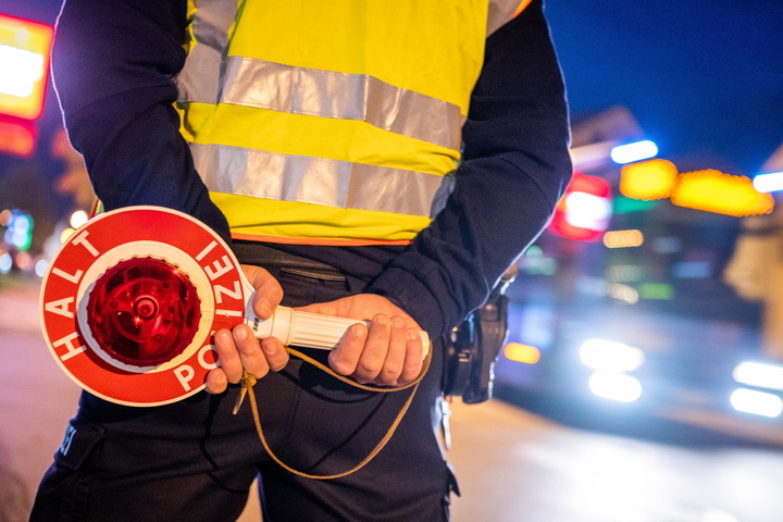 Erzgebirge: Polizei zieht Tuning-Autos und Suff-Fahrer aus dem Verkehr