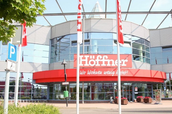 Möbelhaus macht mit diesem mega Angebot wieder auf | TAG24