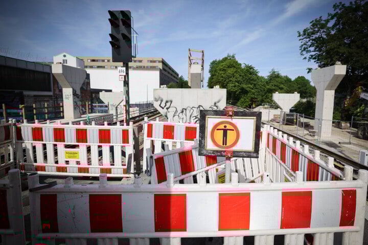 hvv: S-Bahn-Station Ottensen mit drei Jahren Verzögerung eröffnet