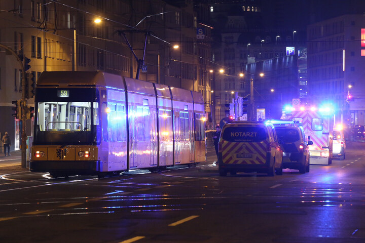 Unfall In Dresden: Frau Von Straßenbahn Erfasst!