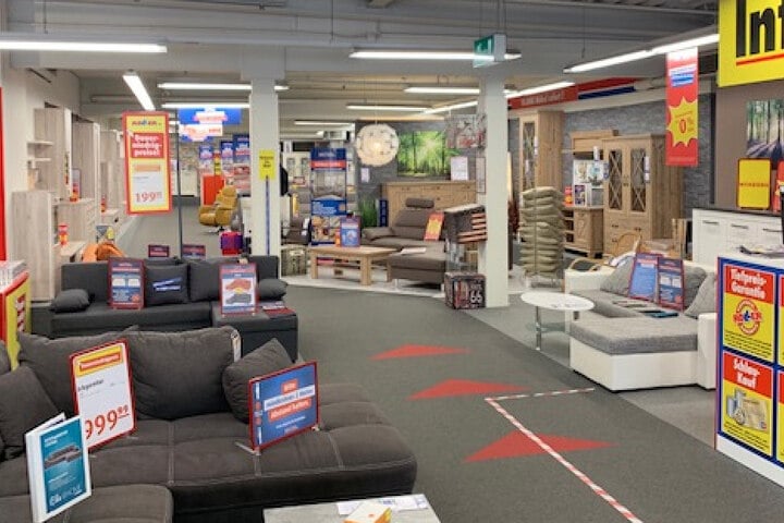 In Ratingen gibt's bei Roller Möbel bis Samstag (6.11.) Sofas, Betten