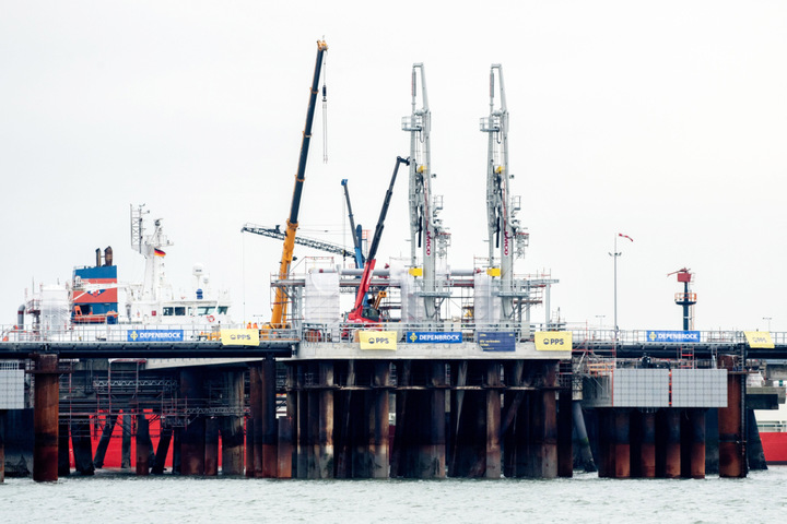 Erster Deutscher LNG Anleger In Wilhelmshaven Ist Fertig Und Schon 