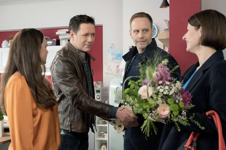 "In aller Freundschaft": Not-OP rettet Sachsenklinik-Ärzte vor grausamem  Pärchenabend