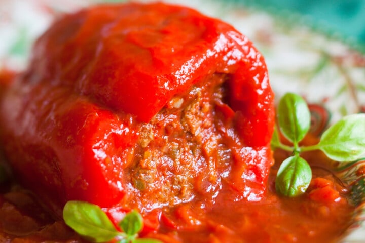 Gefüllte Paprika mit Hackfleisch - Rezept und Variation