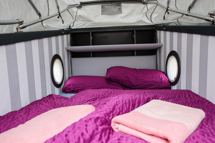 Schlafen am Meer Strandkörbe zum Übernachten liegen im Trend