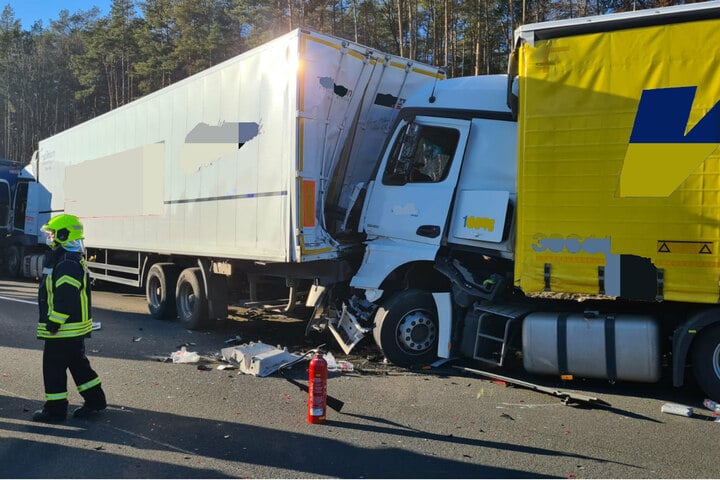 Unfall A10 heute &amp; gestern: Aktuelle Unfallmeldungen von der A10 | TAG24