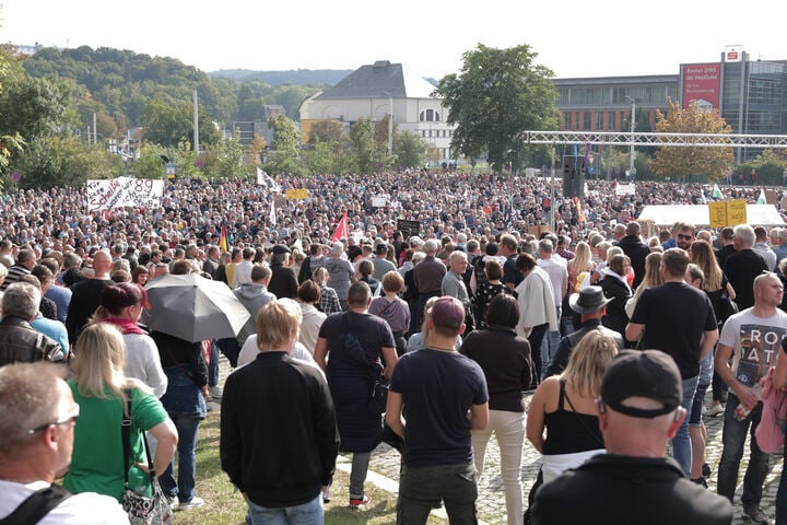 Politik-Wut In Plauen: Tausende Menschen Gehen Auf Die Straße