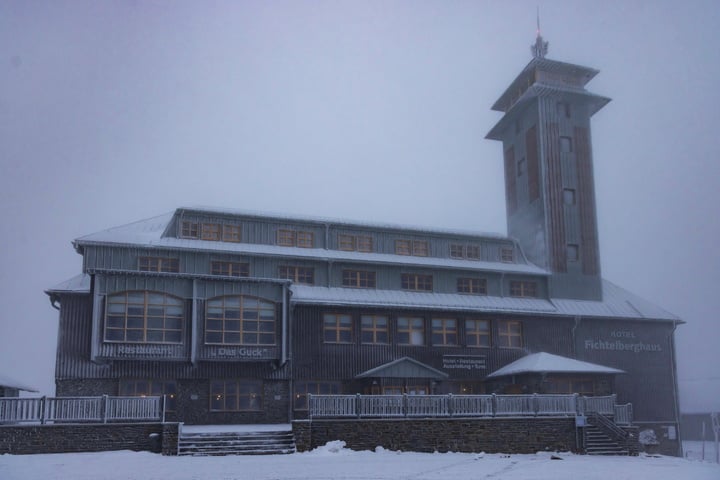 Oberwiesenthal: Fichtelberghaus Ab Heute Wieder Geöffnet