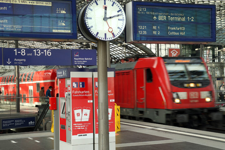 Essen/Mülheim Deutsche Bahn mit um 270.000