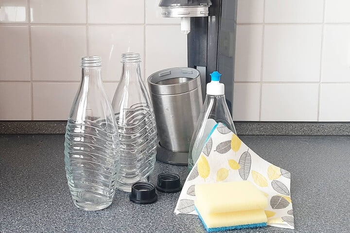 Wie Reinigt Man Den Wasserbehälter Vom Trockner SodaStream reinigen: So werden Sprudler und Flaschen richtig sauber