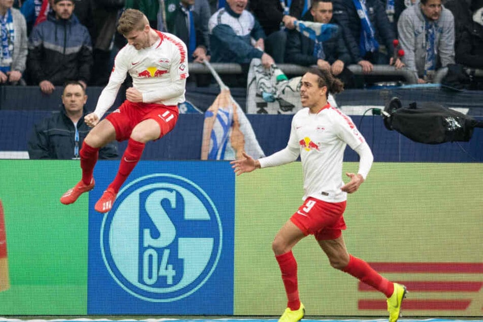 Yussuf Poulsen (rechts) wünscht sich, dass sein Sturmpartner Timo Werner (links) weiter bei RB Leipzig bleibt.