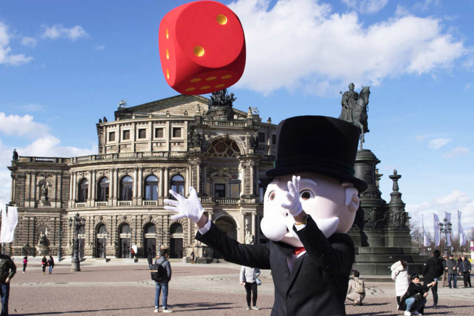 Die Würfel sind gefallen: Ab 2. März gibt es das Dresden-Monopoly zu kaufen.