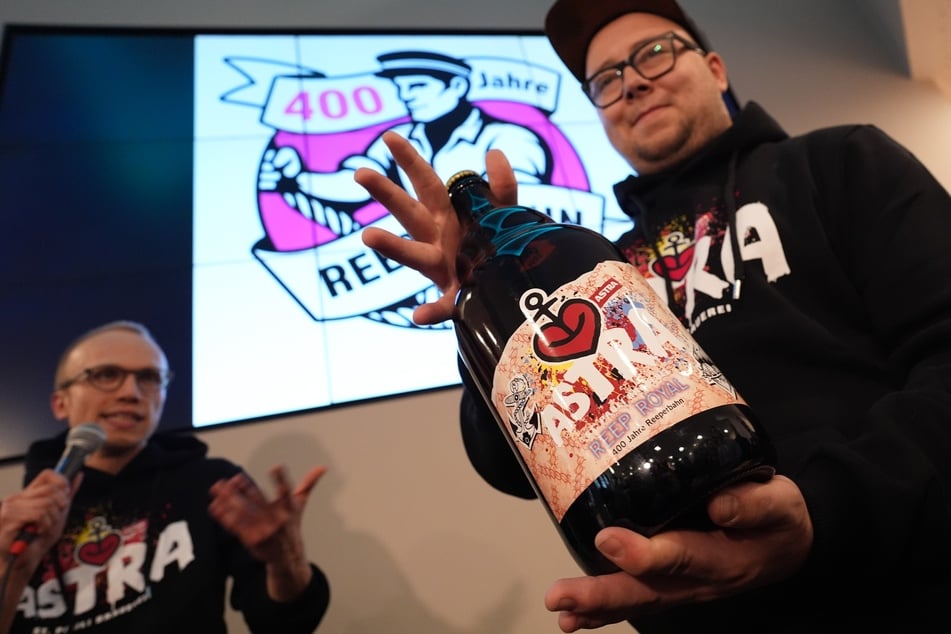 Die ASTRA St. Pauli Brauerei begleitet das Jubiläum mit der limitierten Export-Sonderedition "Reep Royal". Brauereivertreter Julian Wolf erklärte: "Ein klassischer Bierstil, den es im 19. Jahrhundert gegeben hat - kräftig eingebraut, mit gutem Hopfen. Ein Reisebier." Es solle eine Brücke schlagen zwischen Tradition und Gegenwart.