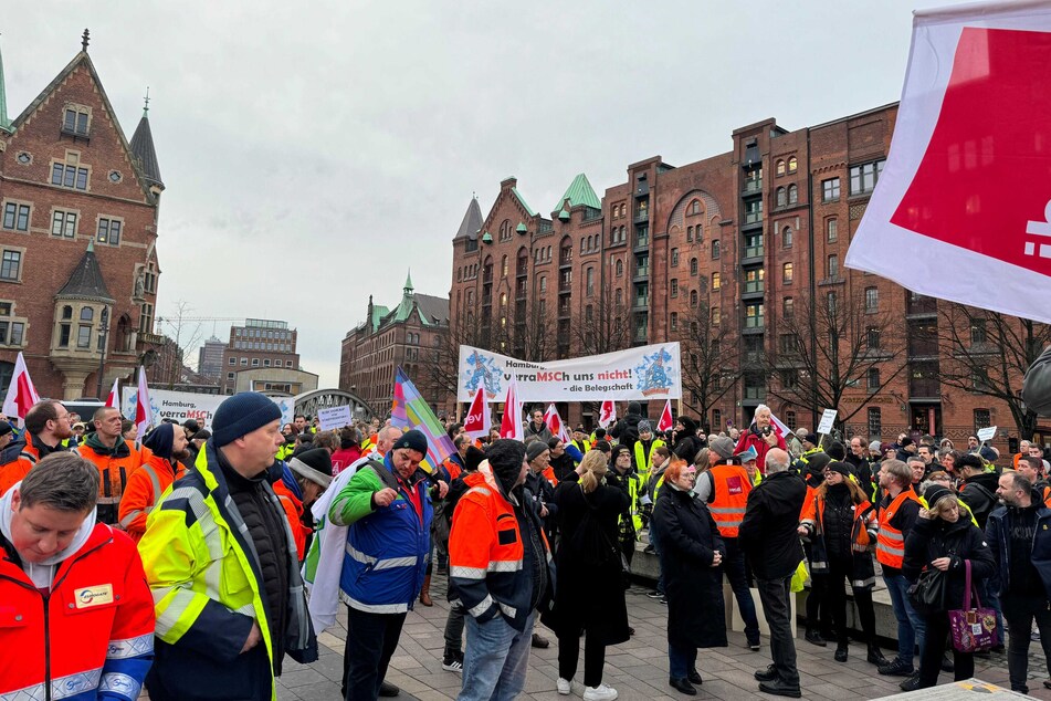 Die Gewerkschaft Verdi rief zu der Demonstration am Mittwoch auf.