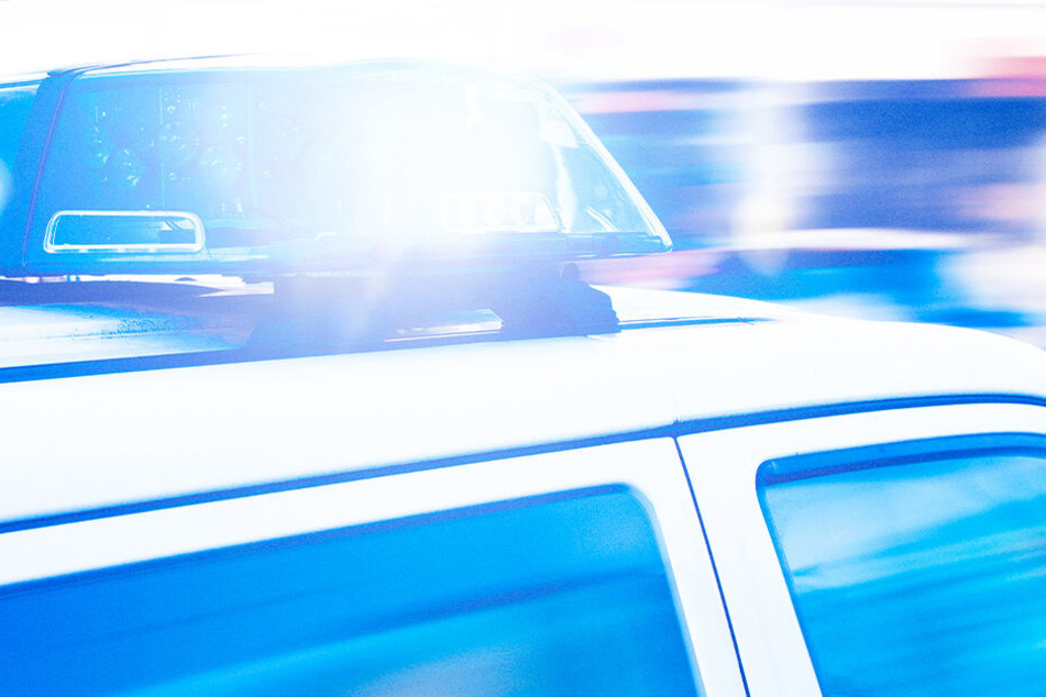 Die Polizei ermittelt wegen Sachbeschädigung und Körperverletzung. (Symbolbild)