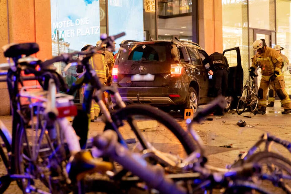Am Freitagabend hat es einen schweren Unfall in Berlin-Mitte gegeben.