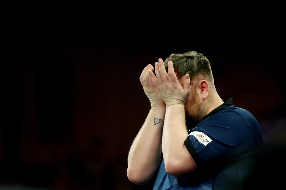Cameron Menzies (37) erlitt in der zweiten Runde des World Matchplays einen Kreislaufkollaps.