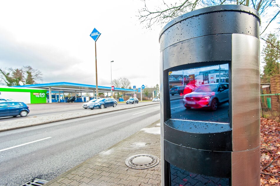 Seit dieser Woche ist die neue Blitzersäule an der Leipziger Straße stadteinwärts scharf.