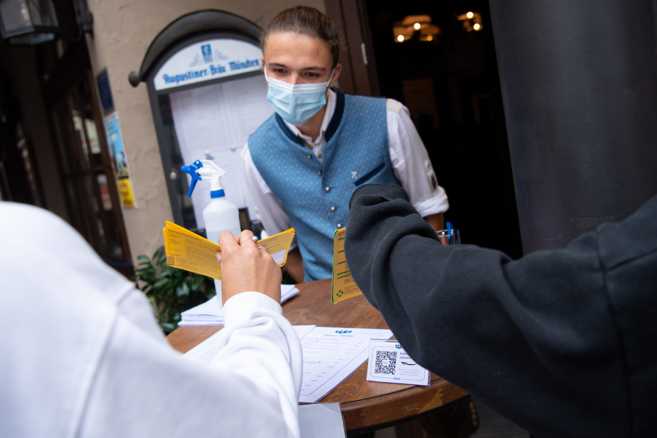 Der Impfausweis als Eintrittskarte? Das könnte in Sachsen vielerorts zur Normalität werden.