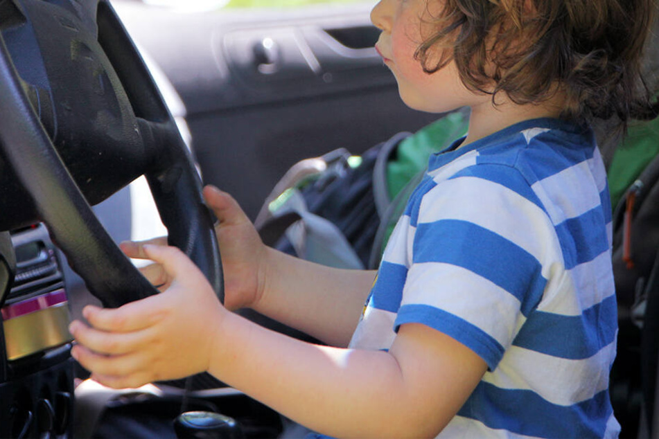 Unfalldrama 6 Jahrige Uberfahrt Ihre Oma 63 Mit Dem Auto Tag24