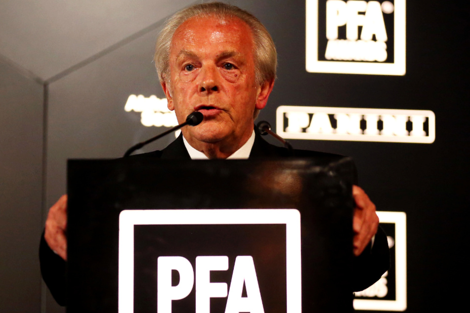 Gordon Taylor, Hauptgeschäftsführer der Spielergewerkschaft PFA, meint, dass Vereine die Spieler weiter bezahlen sollen, wenn sie es sich leisten können.
