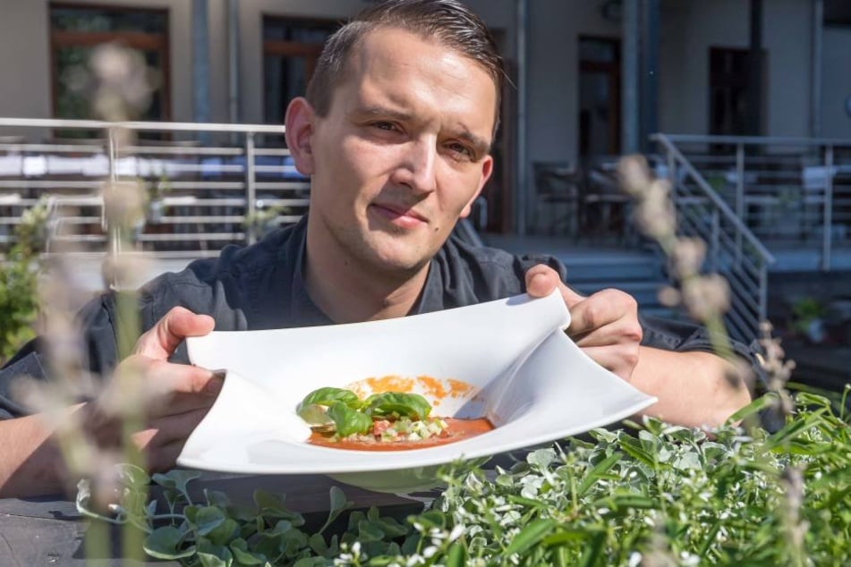 Mit Gazpacho durch den Sommer: Für Alexxanders-Küchenchef Dominik Friese ist die Suppe super.