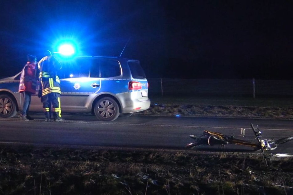 Der Radfahrer war anscheinend mitten auf der Straße gefahren.