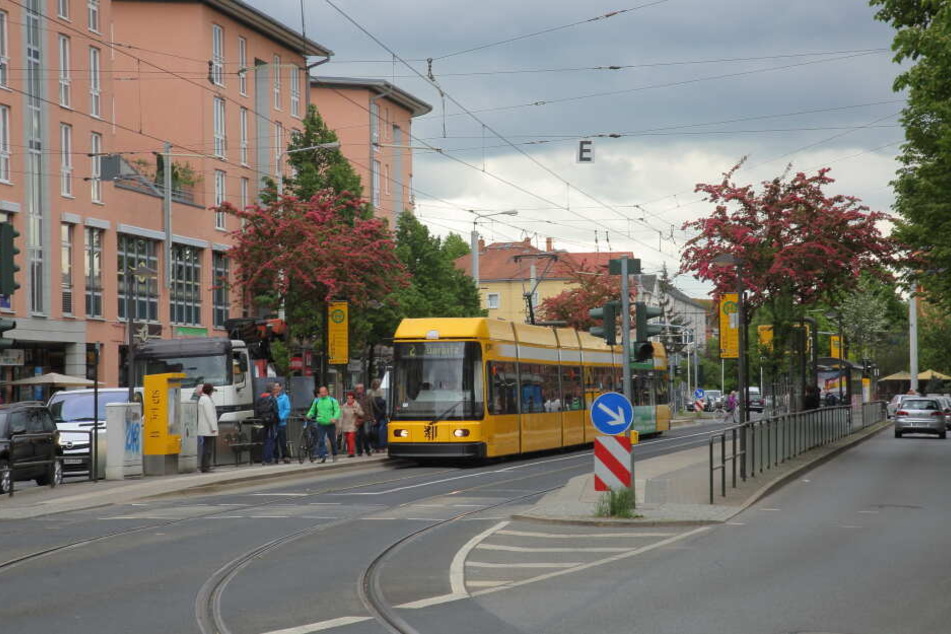 In Höhe der Zwinglistraße wurde der Mann in der Bahn zusammengeschlagen.