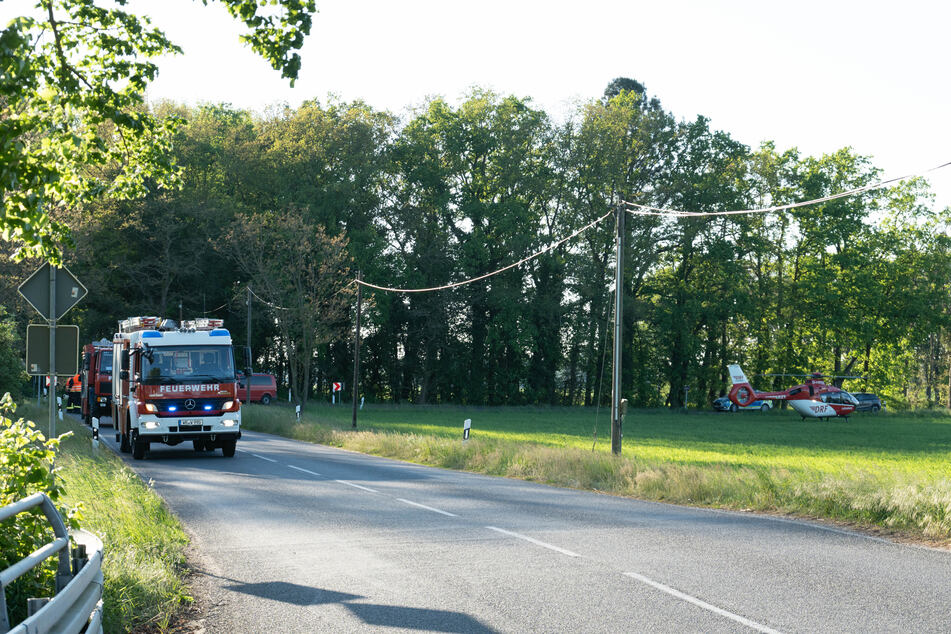 Auf der L133 im Landkreis Wittenberg ist es am Samstag zu einem schweren Unfall gekommen. Dabei kam auch ein Rettungshubschrauber zum Einsatz.