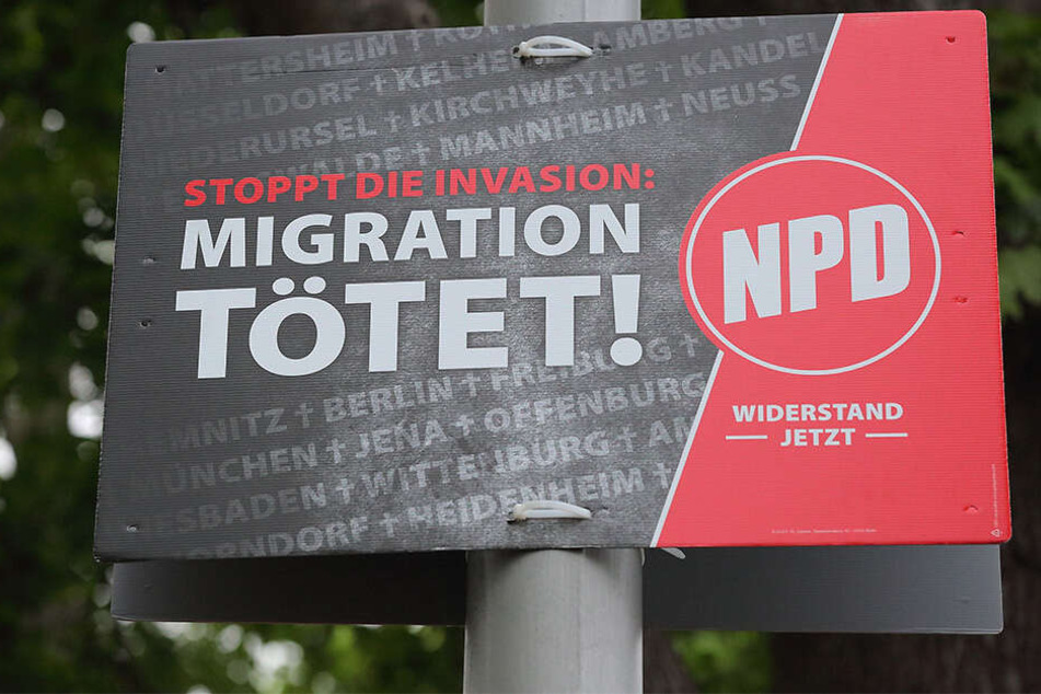 Um dieses Plakat der NPD geht es.