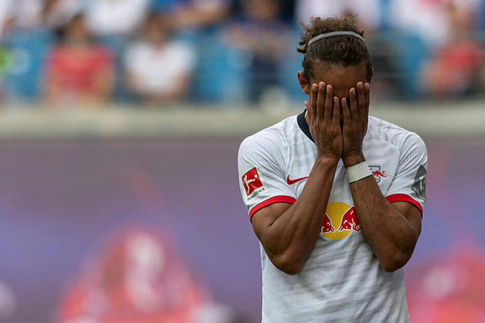 Trotz seines Treffers reichte es für RB Leipzig gegen Aston Villa nicht für einen Sieg vor heimischem Publikum. Yussuf Poulsen verdeckte sein Gesicht in beiden Händen.