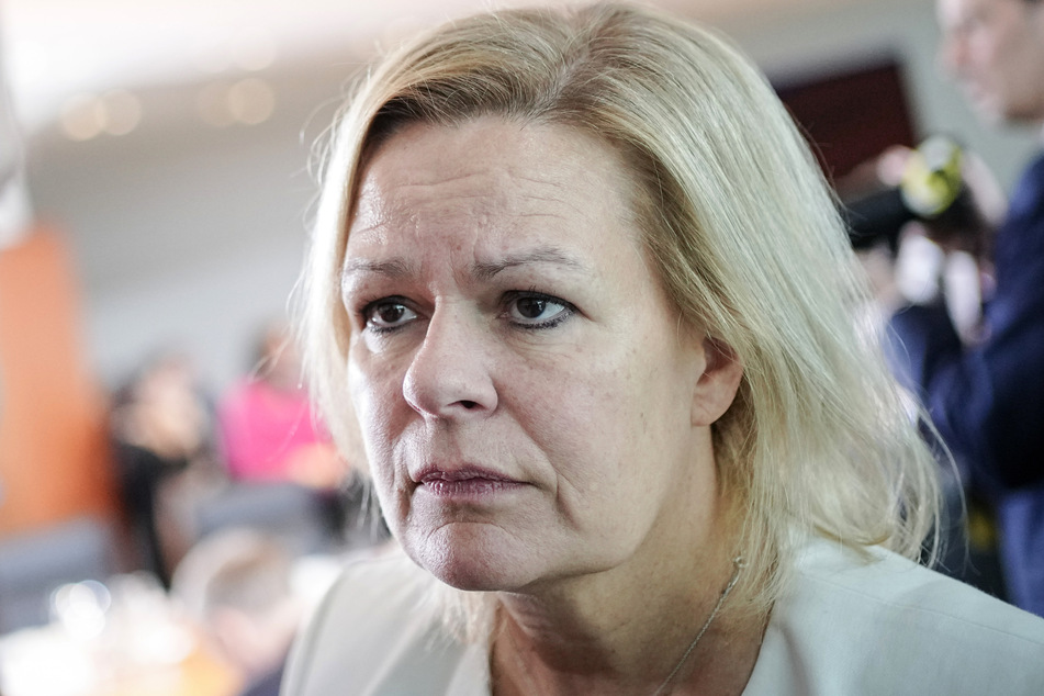 Nancy Faeser (52, SPD) kündigt eine Verschärfung des Waffenrechts an.